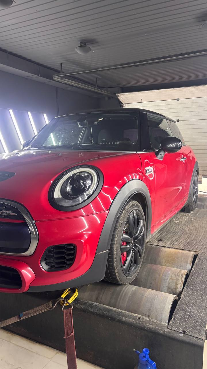 MINI JCW на диностенде